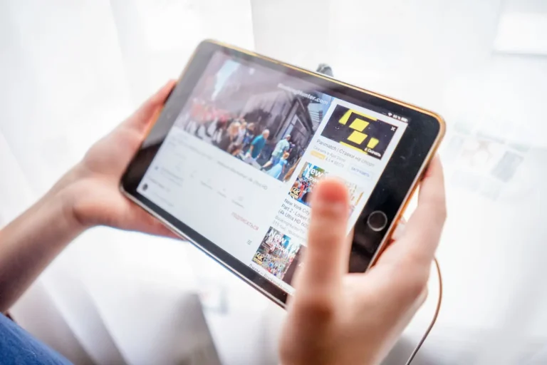 Is content distribution worth it for small businesses? 3 Is content distribution worth it for small businesses? Content repurposing and multi-channel distribution improving marketing ROI and business growth.